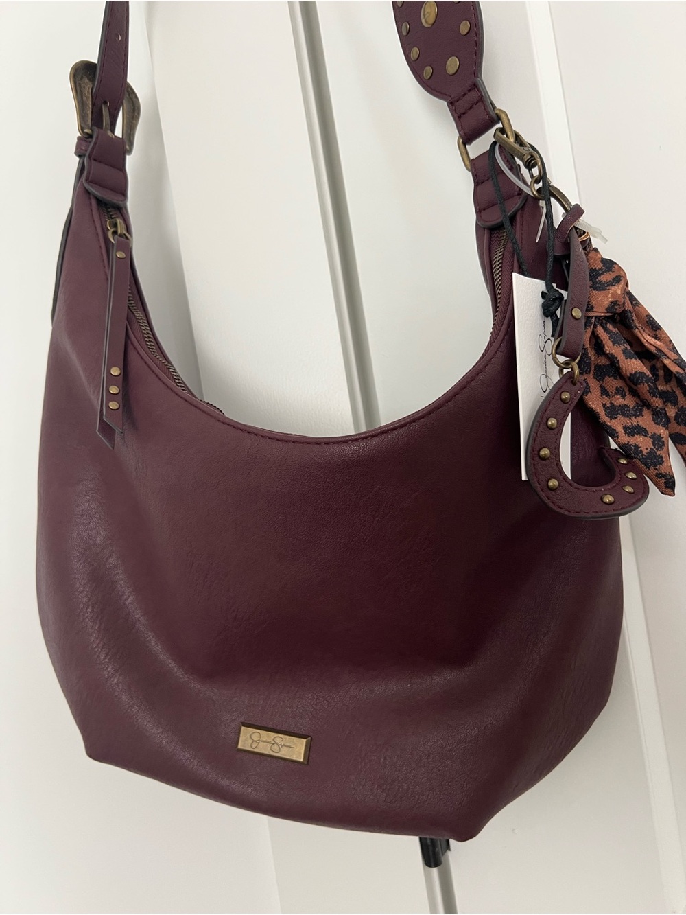 NWT Jessica Simpson faux Leather Hobo Shoulder/crossbody Bag in Pinot Noir.